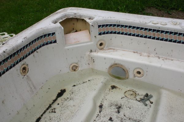 Spa Removal Service in Leesburg