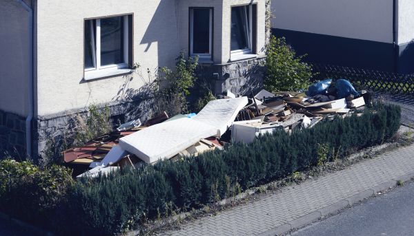 Yard Junk Removal in Leesburg